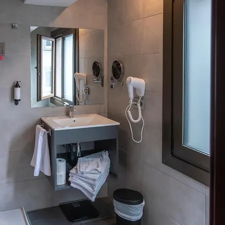 Tudel Hotel 3*